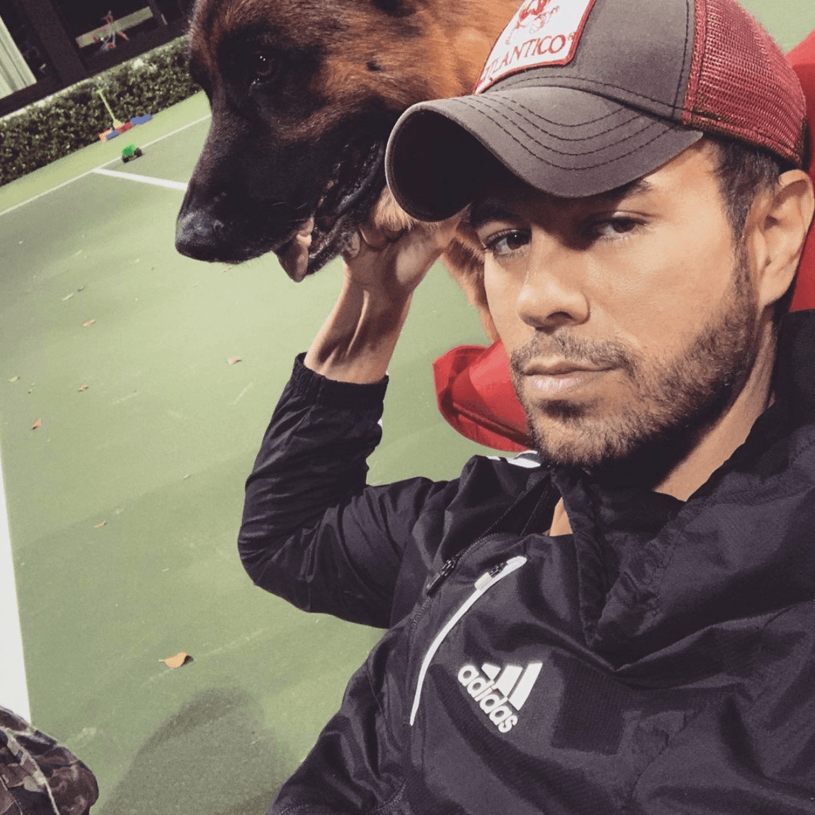 Enrique Iglesias está de luto