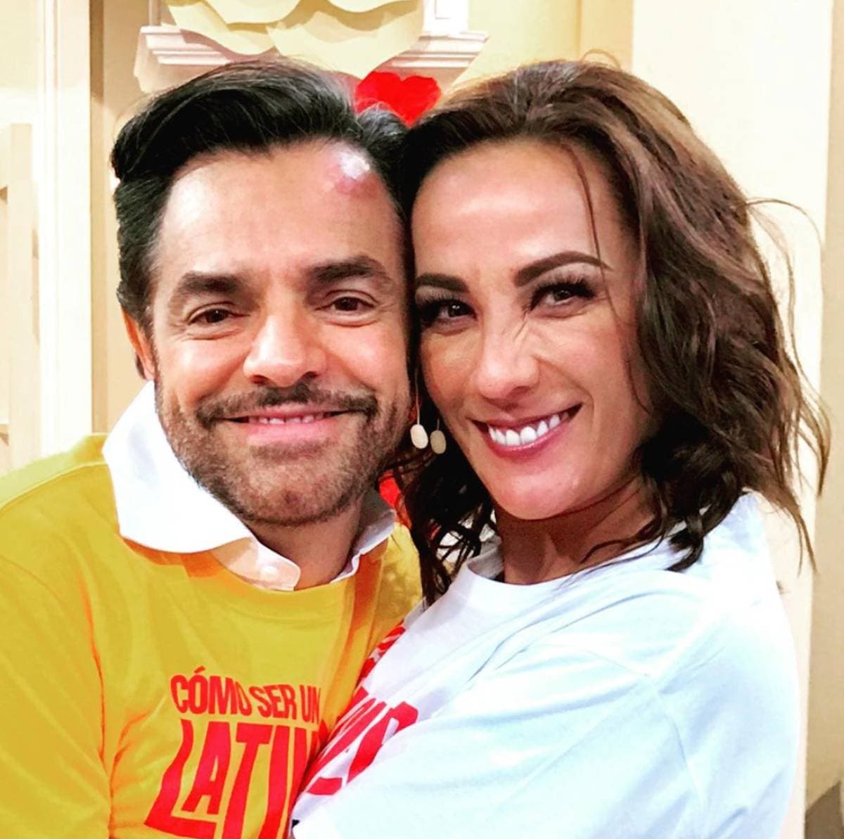Eugenio Derbez felicita a Consuelo Duval por su cumpleaños con cómico mensaje