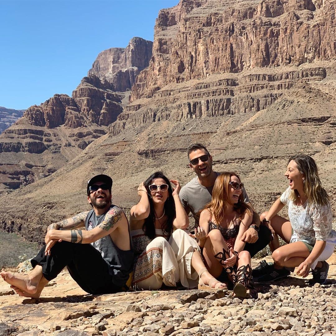 Además de ser sus compañeros de OV7, Óscar, Ari, Lidia y Mariana son grandes amigos de Erika, por ello a principios de junio realizaron un viaje al gran cañón.