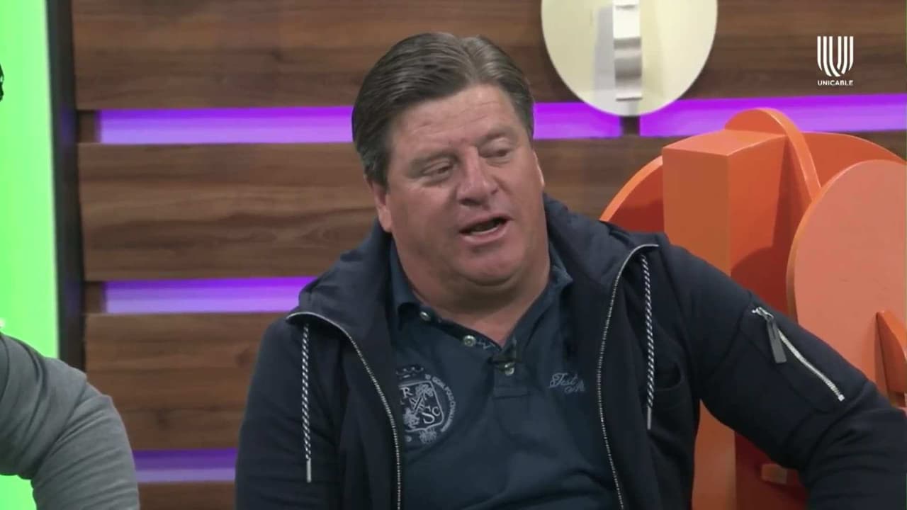 'El Piojo' Herrera presenta a su 'nieto' Pumba, su bulldog