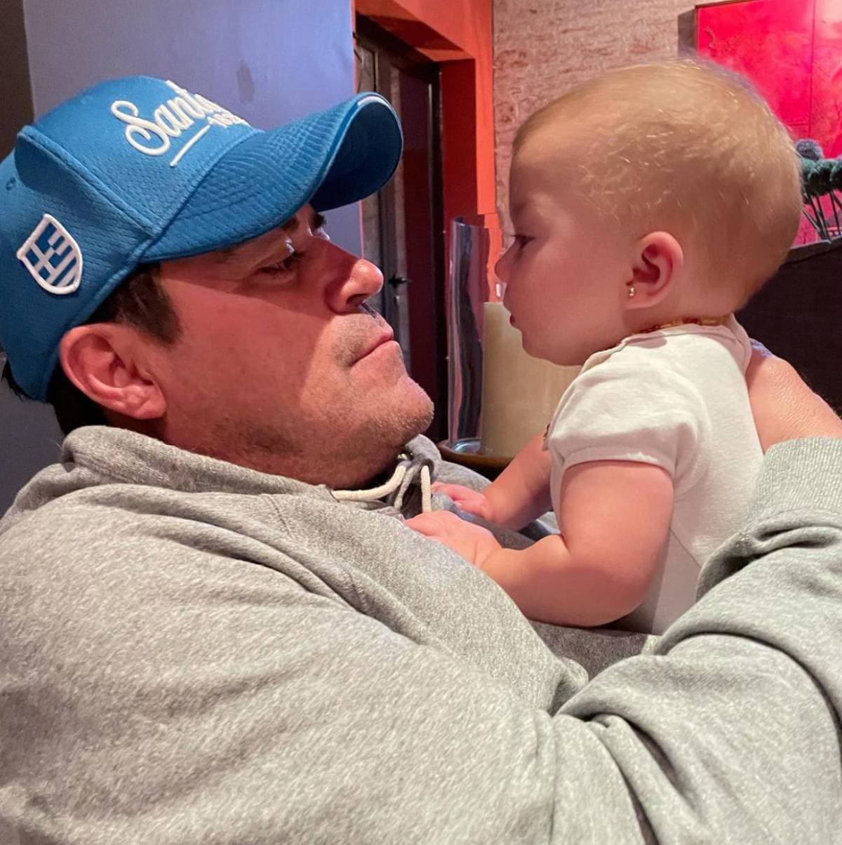 ‘El Burro’ Van Rankin presume lo mucho que ha crecido su hija Carlota
