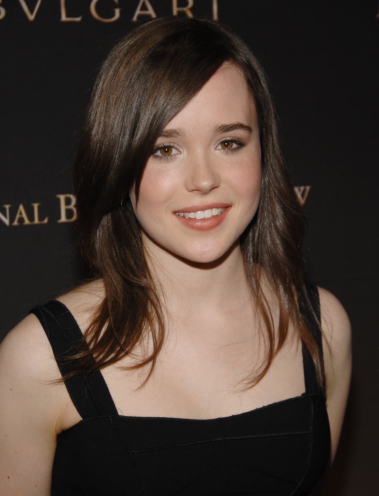 Ellen Page *Durante un discurso para campaña de Derechos Humanos* La actriz estadounidense, Ellen Page, habló por primera vez de su homosexualidad en un poderoso discurso durante el encuentro anual de Time to THRIVE de los Derechos Humanos: Estoy aquí porque soy gay y porque quizá yo pueda hacer la diferencia en ayudar a otros a tener un momento más fácil y con esperanza.