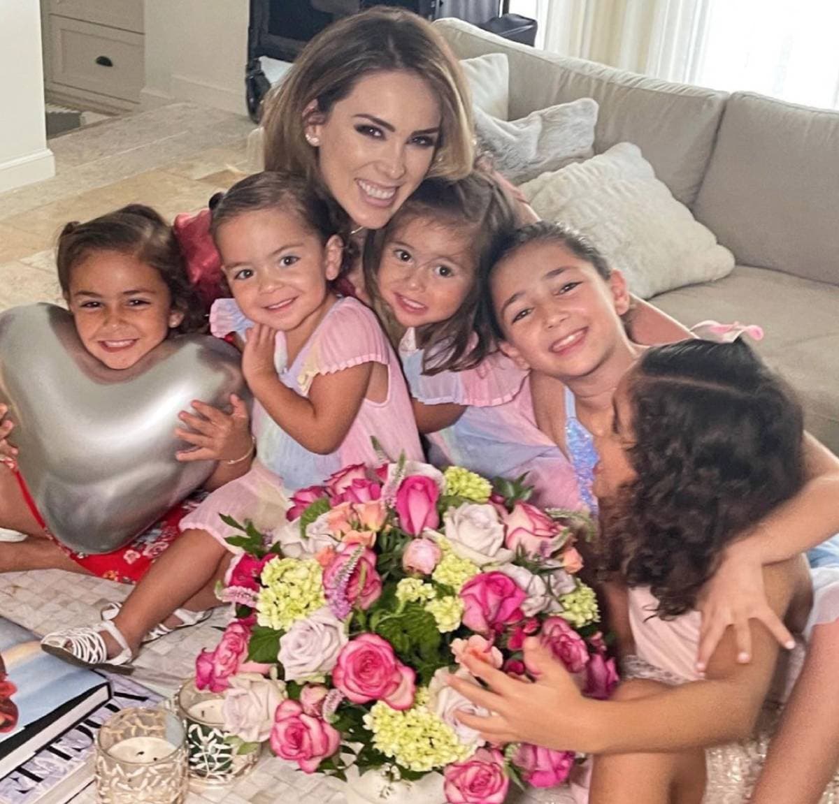 ¿Cuántas hijas tiene Jacky Bracamontes?