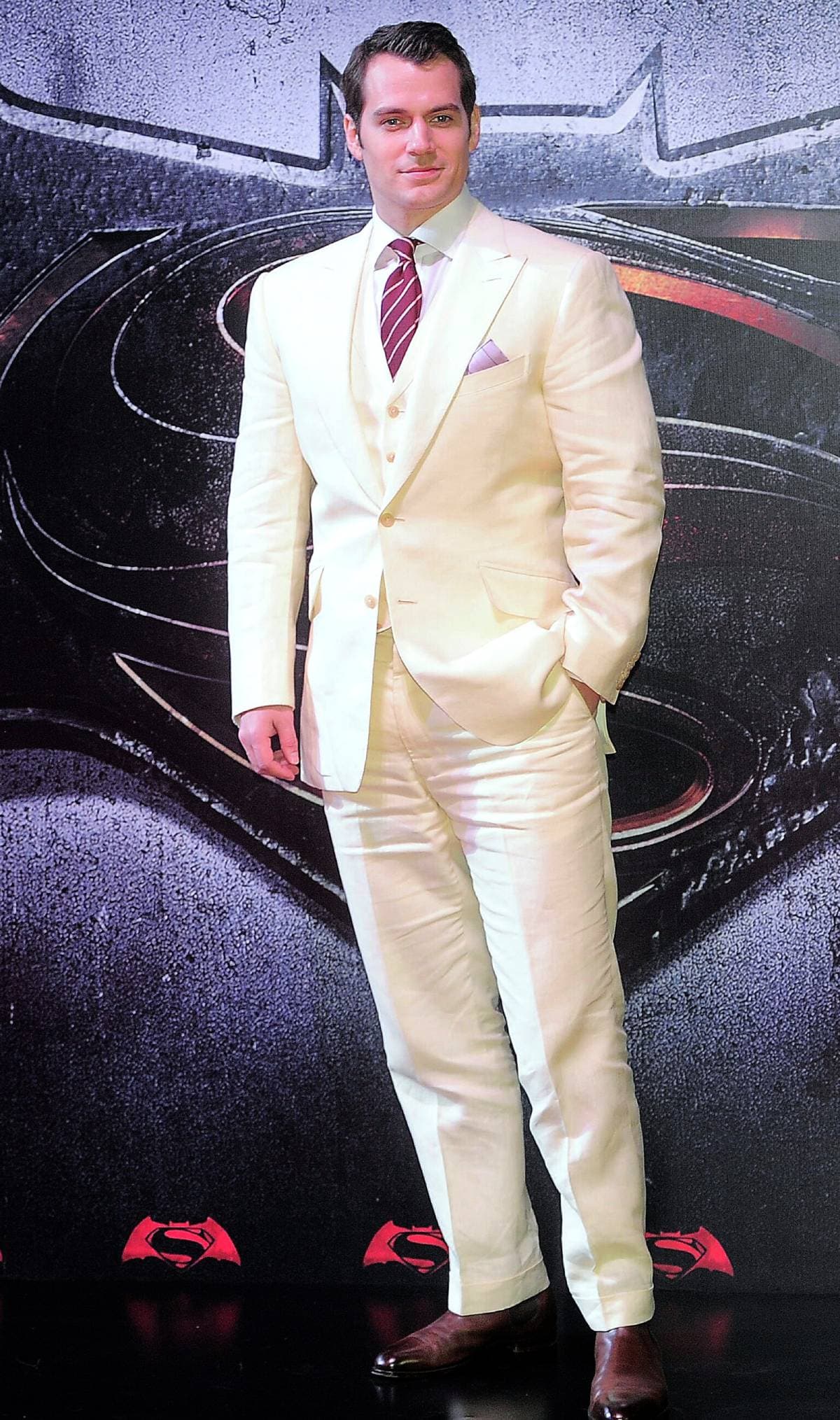 Henry Cavill se lleva el título como el hombre más guapo del 2022
