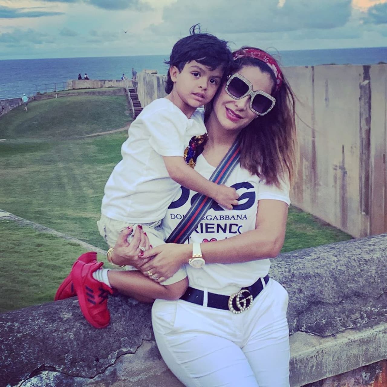 Ninel Conde junto a su hijo Emmanuel