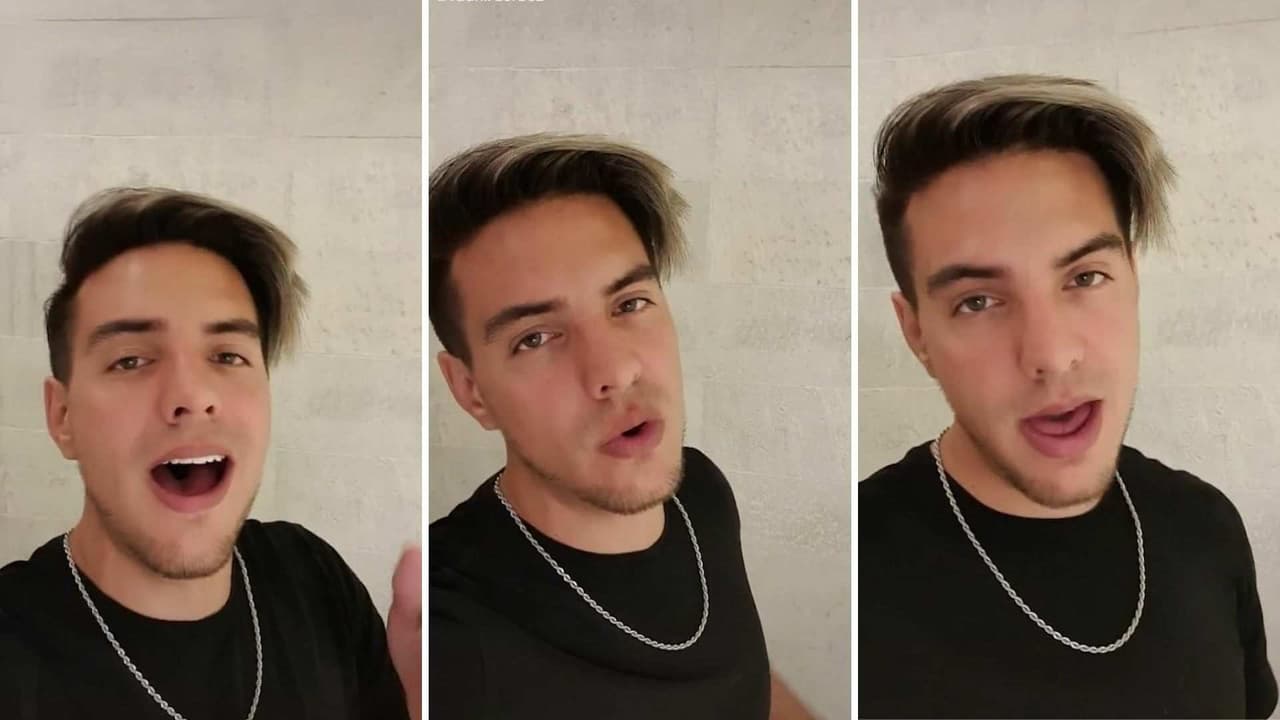 Vadhir Derbez se pone romántico en el baño y canta a todo pulmón, ‘Tu cabeza en mi hombro’ (VIDEO)