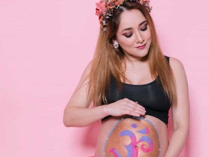 Luego de haber tenido algunos romances más, Sherlyn finalmente tomó la decisión de convertirse en madre soltera en 2019 por medio de inseminación artificial.
