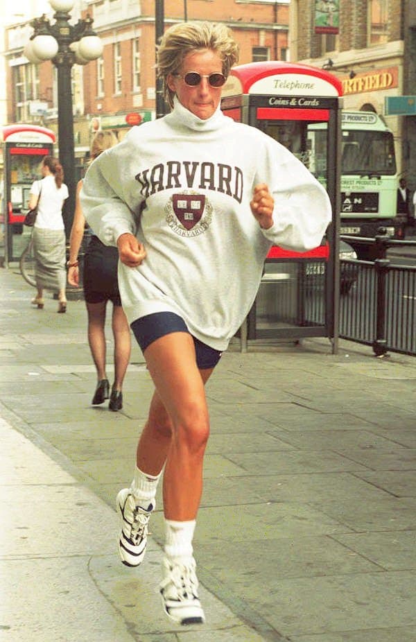 La Princesa Diana se volvió legendaria por su estilo casual.
