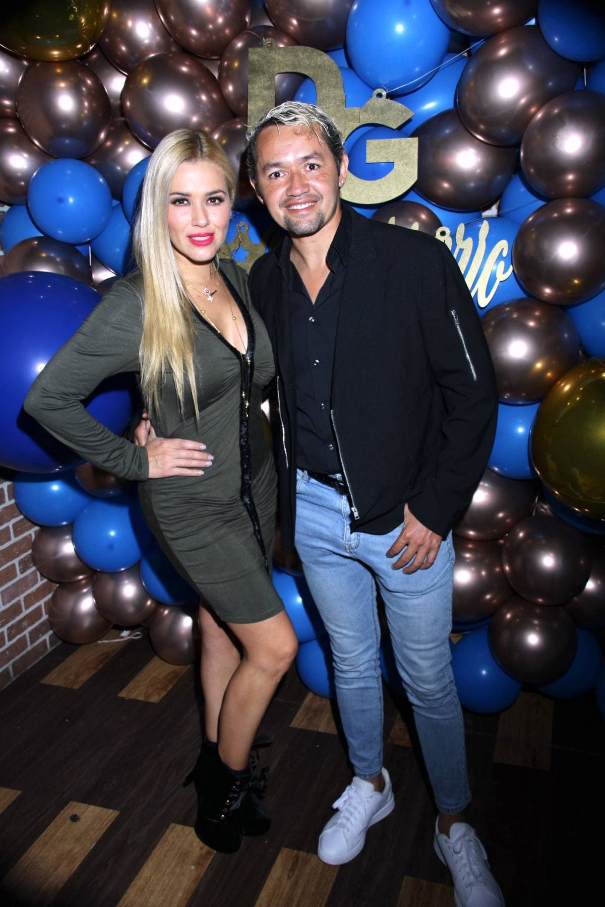 Yulianna Peniche no ha regresado el anillo de compromiso a su ex