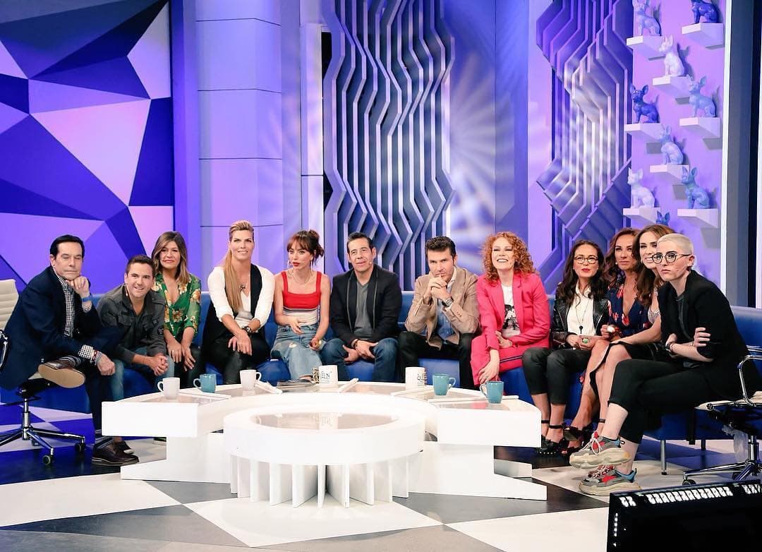 Elenco de &#39;Canal U&#39; posa para sesión de fotos - Parte I