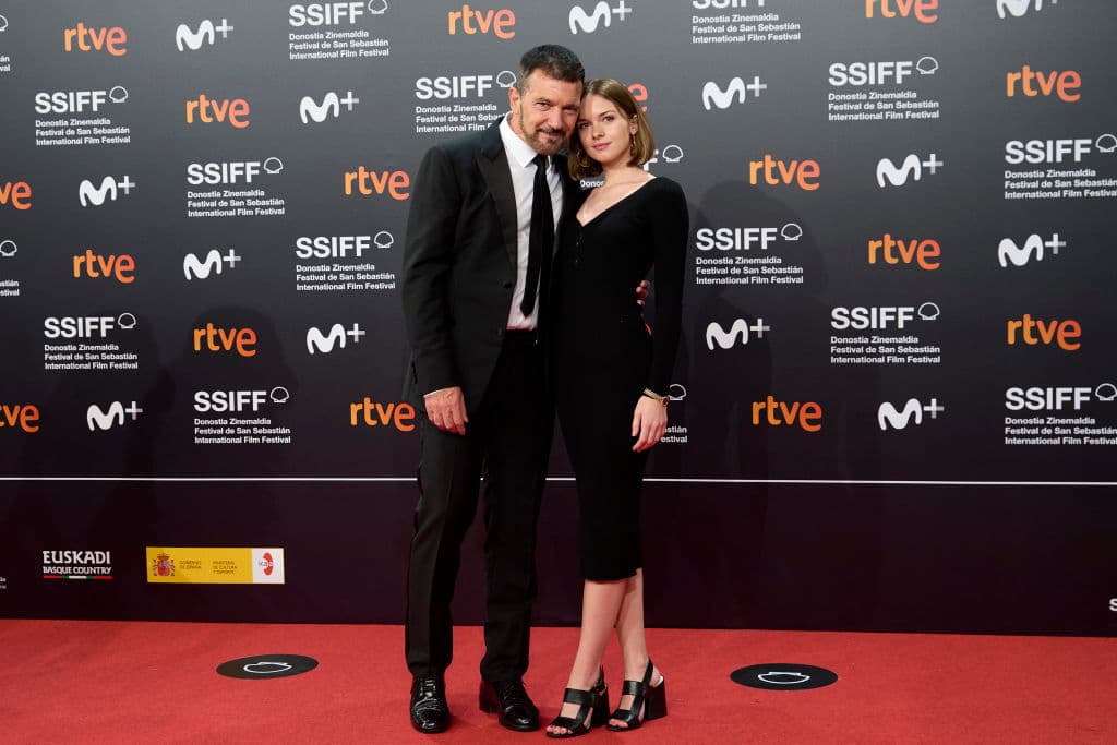 SAN SEBASTIAN, SPAIN - SEPTEMBER 17: Antonio Banderas and Stella del Carmen Banderas attend the red carpet of the the opening ceremony of 69th San Sebastian International Film Festival at the Kursaal Palace on September 17, 2021 in San Sebastian, Spain. (Photo by Carlos Alvarez/Getty Images)