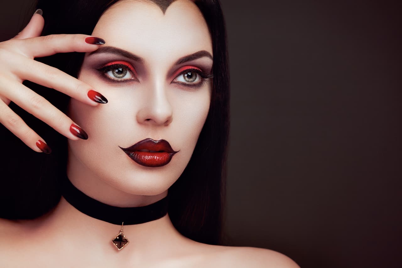 ¿Ya sabes cómo decorar tus uñas para celebrar la Noche de Halloween?