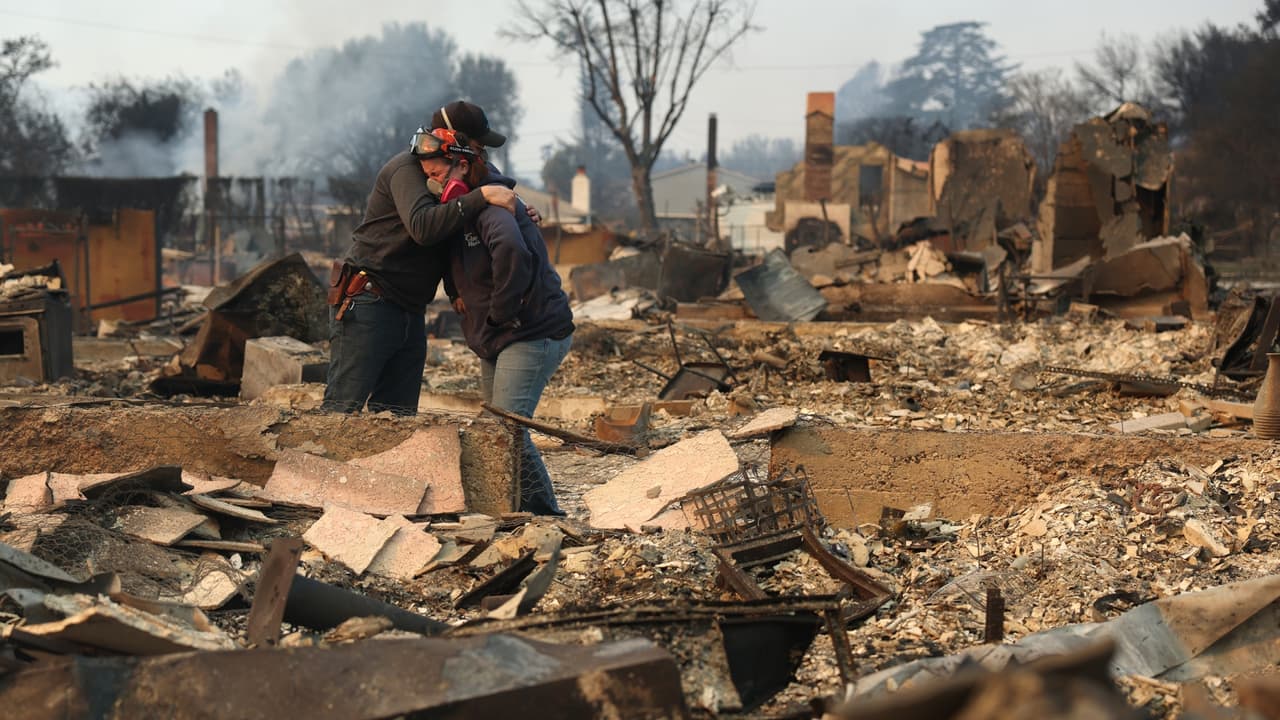 Víctimas del incendio Eaton rechazan el plan de compensación de Edison y exigen justicia