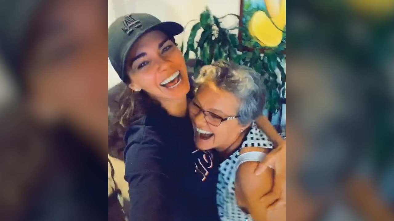 Livia Brito se avienta bailecito con su mamá en divertido TikTok (VIDEO)