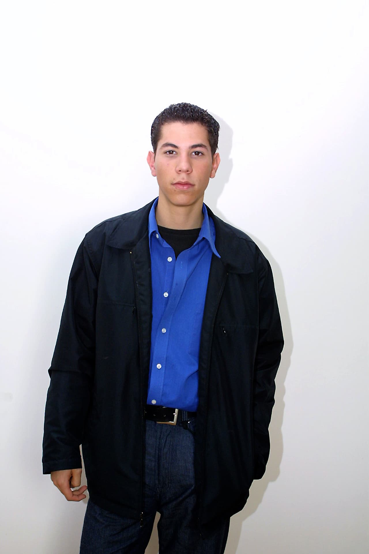 A sus cortos 18 años, Christian Chávez ya buscaba una oportunidad en la televisión y para conseguirlo estudió en el centro de educación artística de Televisa. Un año más tarde de su salida del CEA, el actor consiguió un papel en la telenovela "Clase 406".