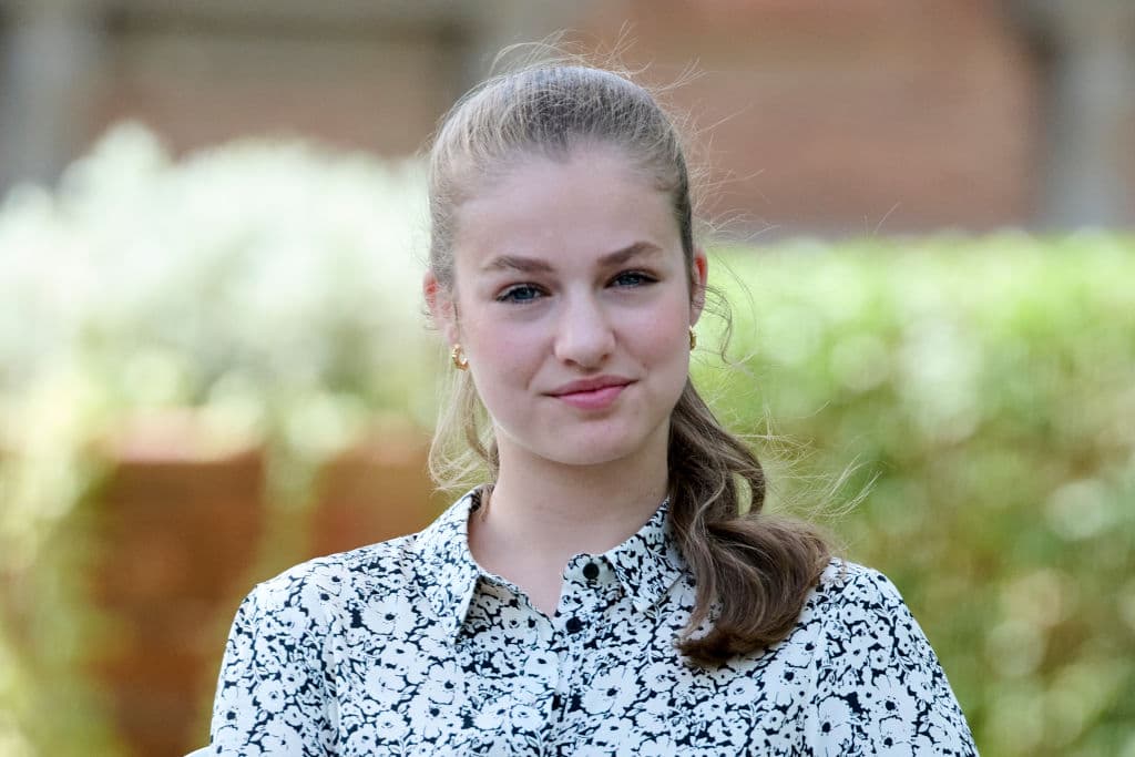 BARCELONA, SPAIN - JULY 04: Crown Princess Leonor of Spain attends a meeting with the winners and members of the Board of 'Princesa de Girona' Foundation at the Albeniz Palace on July 04, 2022 in Barcelona, Spain. (Photo by Carlos Alvarez/Getty Images)