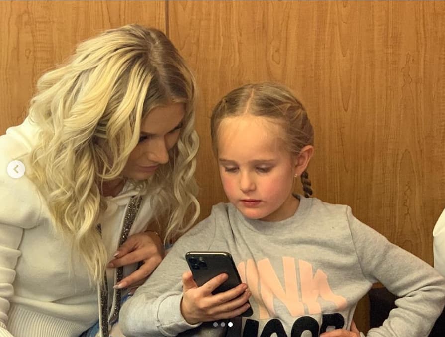 Gabriel no tardó en contestar dichas afirmaciones al postear imágenes donde se observa a sus hijas conviviendo con Baeva. “Estas fotos no fueron tomadas con la intención de publicarlas ya que fueron momentos íntimos, pero lo hago ahora dadas las circunstancias”, escribió el actor en su publicación.