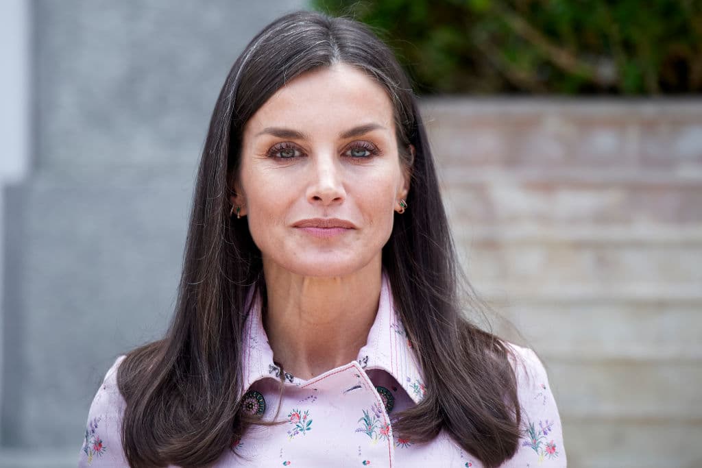 MADRID, SPAIN - APRIL 28: King Felipe VI of Spain and Queen Letizia of Spain receive President of Bulgaria Rumen Radev and his wife Desislava Radeva for a lunch at the Zarzuela Palace on April 28, 2022 in Madrid, Spain. (Photo by Carlos Alvarez/Getty Images)