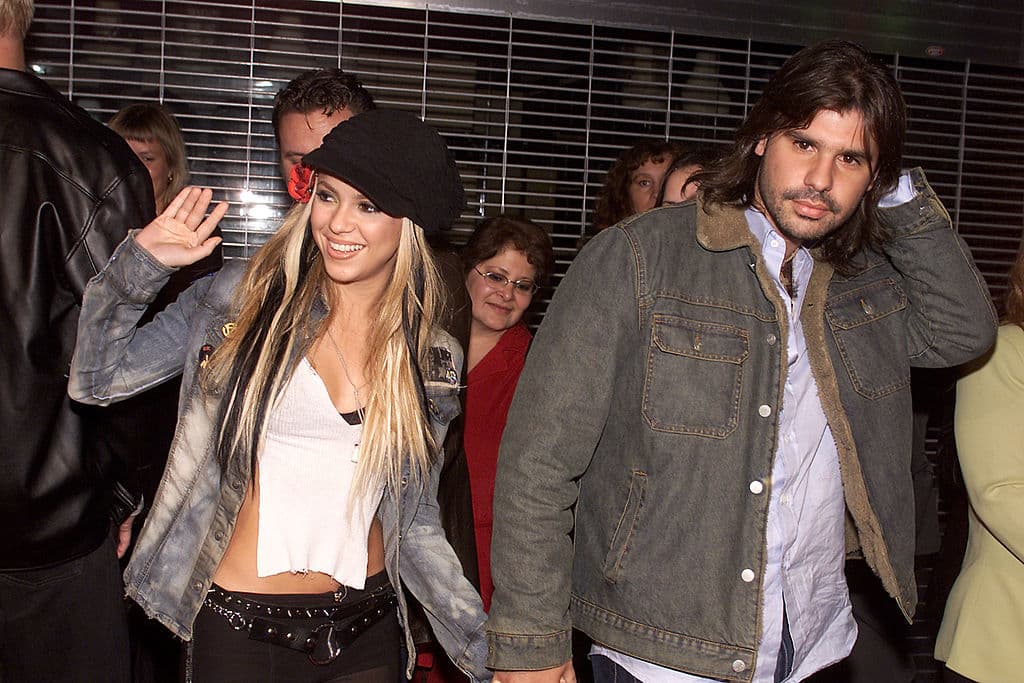 Shakira and boyfriend Antonio de la Rua at the El Rey Theater in Los Angeles to help Mick Jagger celebrate the release of his new solo album "Goddess in the Doorway" with a live performance. Thursday, November 15, 2001. Photo by Kevin Winter/Getty Images.