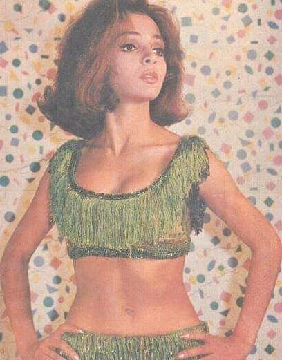 Ana Martín contó que en la década de 1960 fue parte del promocional del primer bikini que llegaba a México, situación que la distanció de su padre Jesús Martínez por 5 años. La actriz aseguró que no le gustó ser un símbolo sexual.
