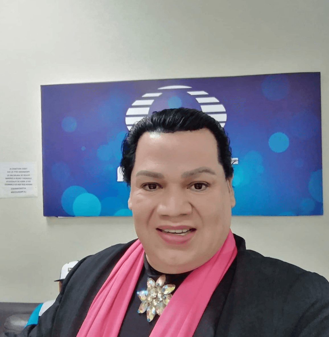 El famoso imitador de Juan Gabriel, Javier Miranda, murió el pasado 15 de noviembre del 2020 luego de sufrir complicaciones derivadas del Covid-19. 
<br>
<br>Durante su estancia en el hospital, mostró en redes sociales su preocupación para pagar las cuentas que generó su atención.
<br>