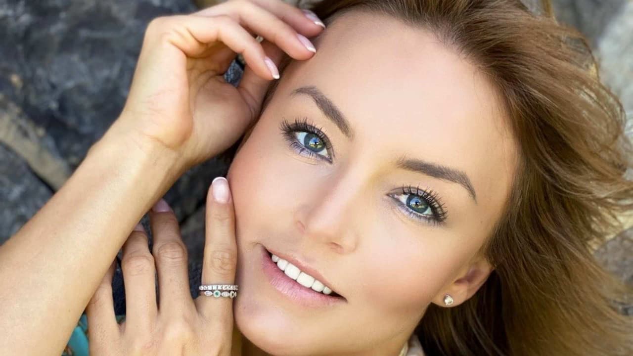 Angelique Boyer comparte su secreto para tener una piel de ensueño