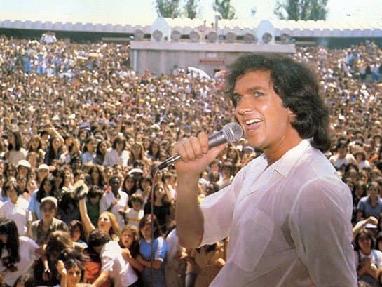 Entre 1970 y 1987, el cantante ofreció alrededor de 6 mil conciertos durante sus giras musicales.