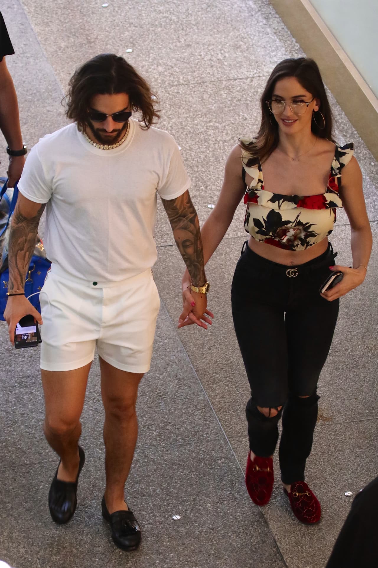 Maluma también se da tiempo de atender sus compromisos amorosos con su novia, la modelo Natalia Barulich.
