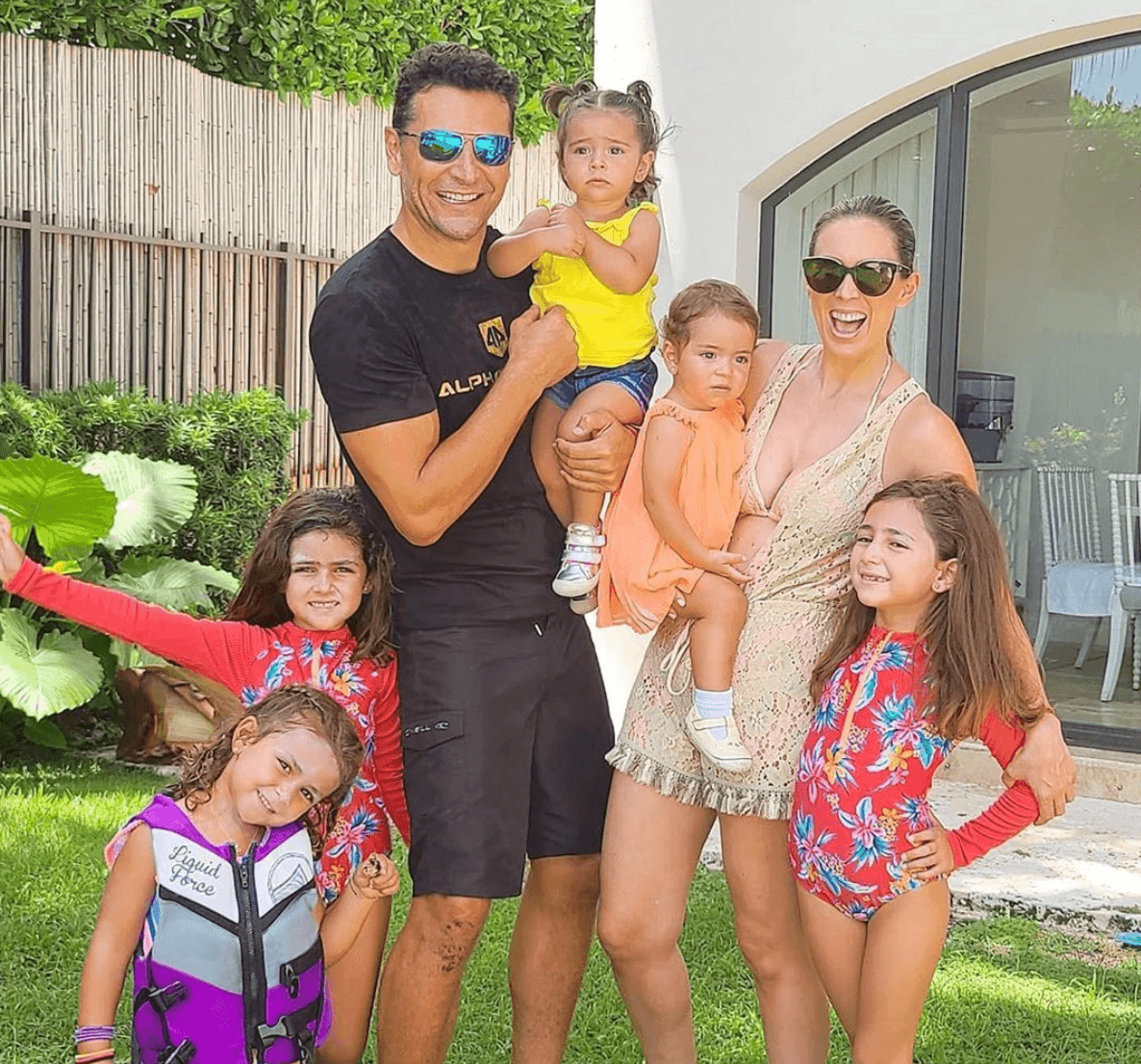A casi 8 años de este triste momento, la exreina de belleza y su esposo, Martín Fuentes, disfrutan de las cinco hijas que procrearon en su matrimonio. Por suerte, sus siguientes embarazos los llevó de maravilla.