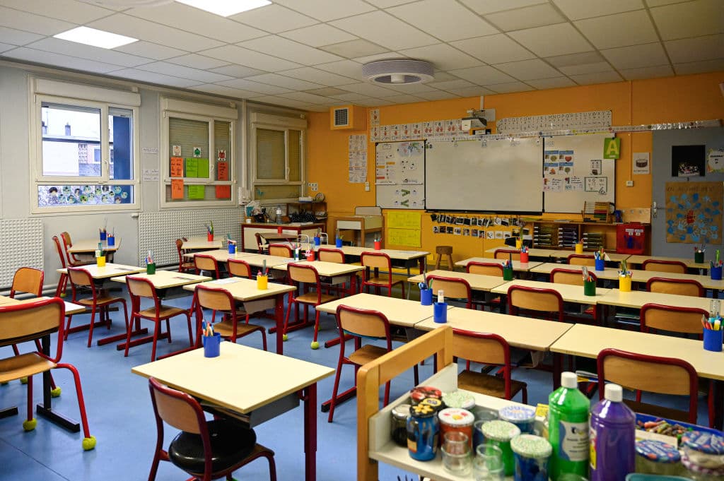 Escuelas de Orange reubican a 116 maestros ante baja de 7,000 estudiantes