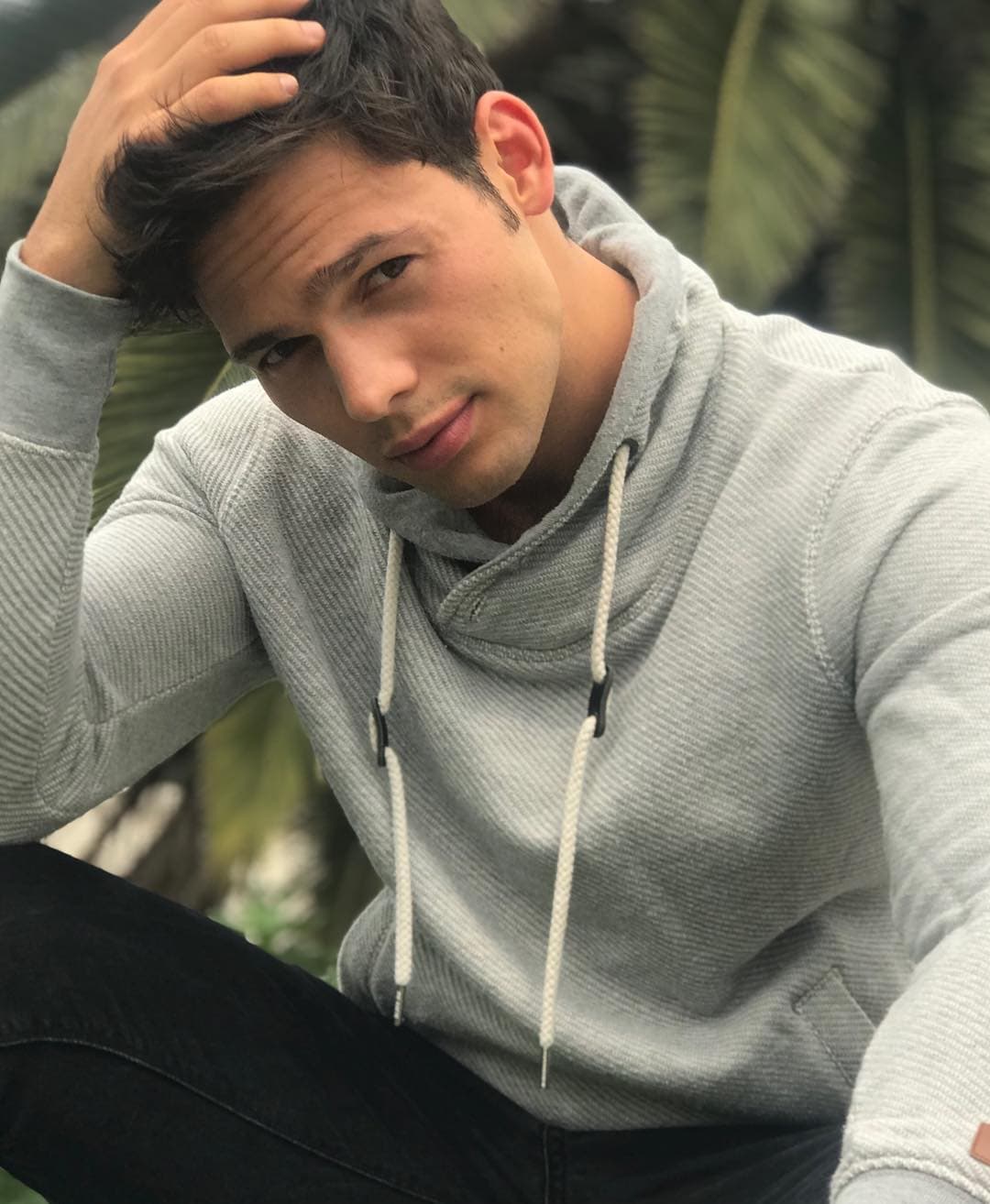 Emmanuel Palomares confiesa que es un romántico
