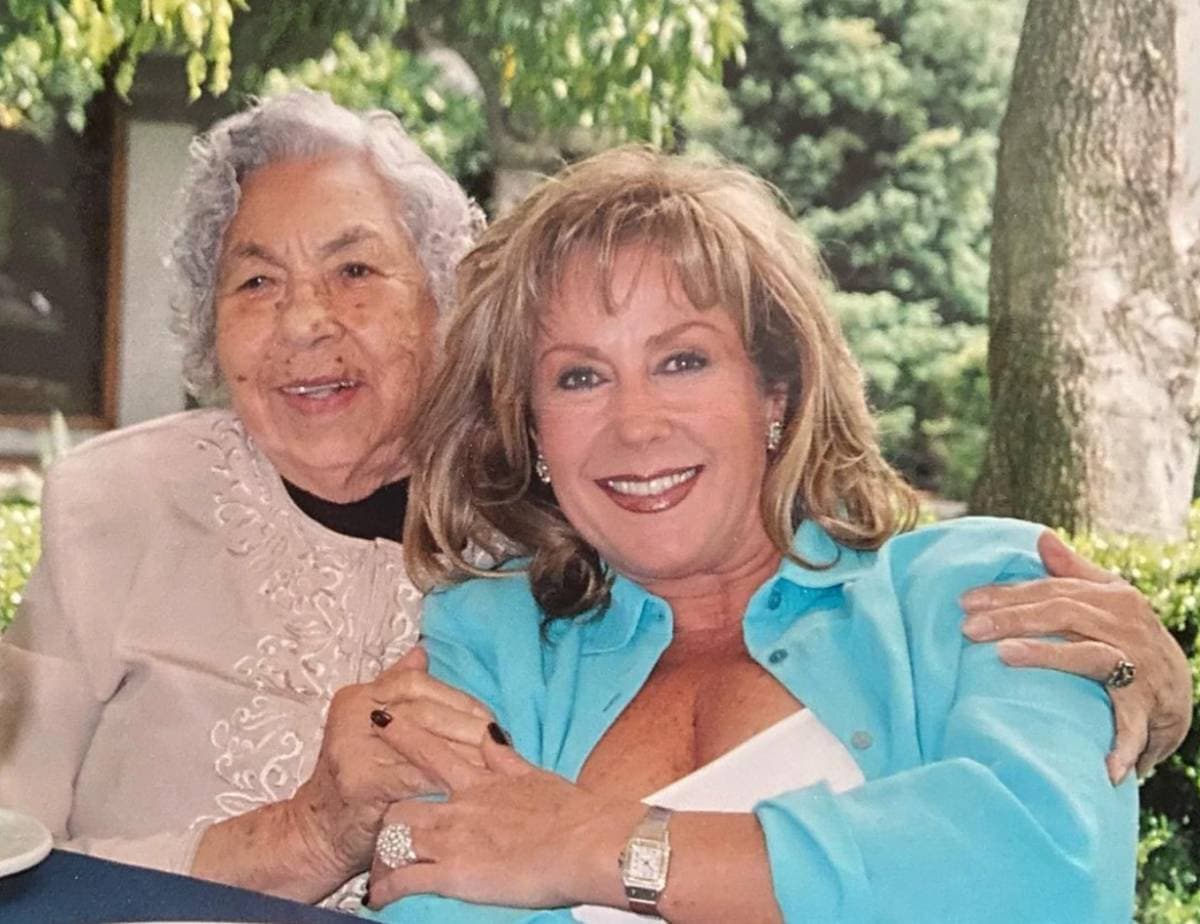 Laura Zapata revela que Thalía no aportó para el funeral de su abuela