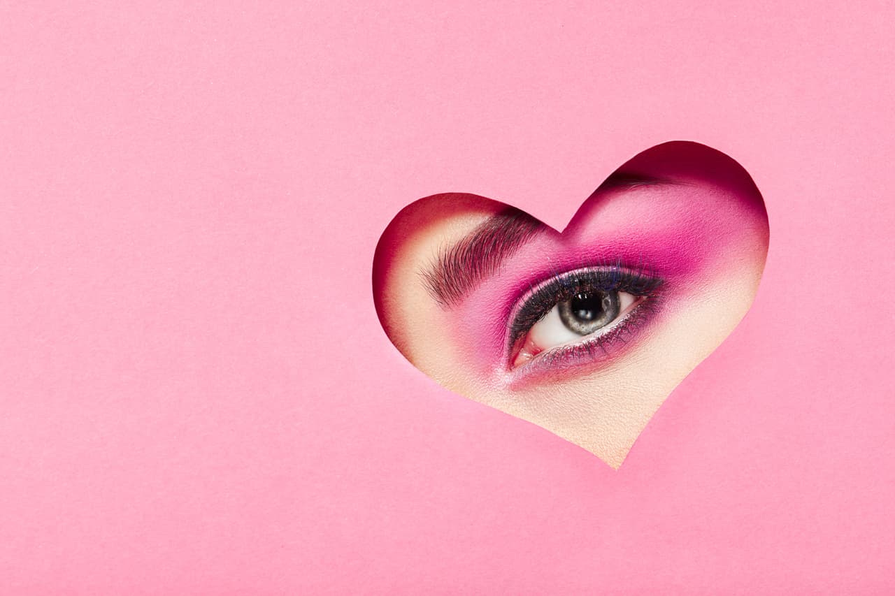 Maquillaje de ojos ideal para festejar el 14 de febrero
