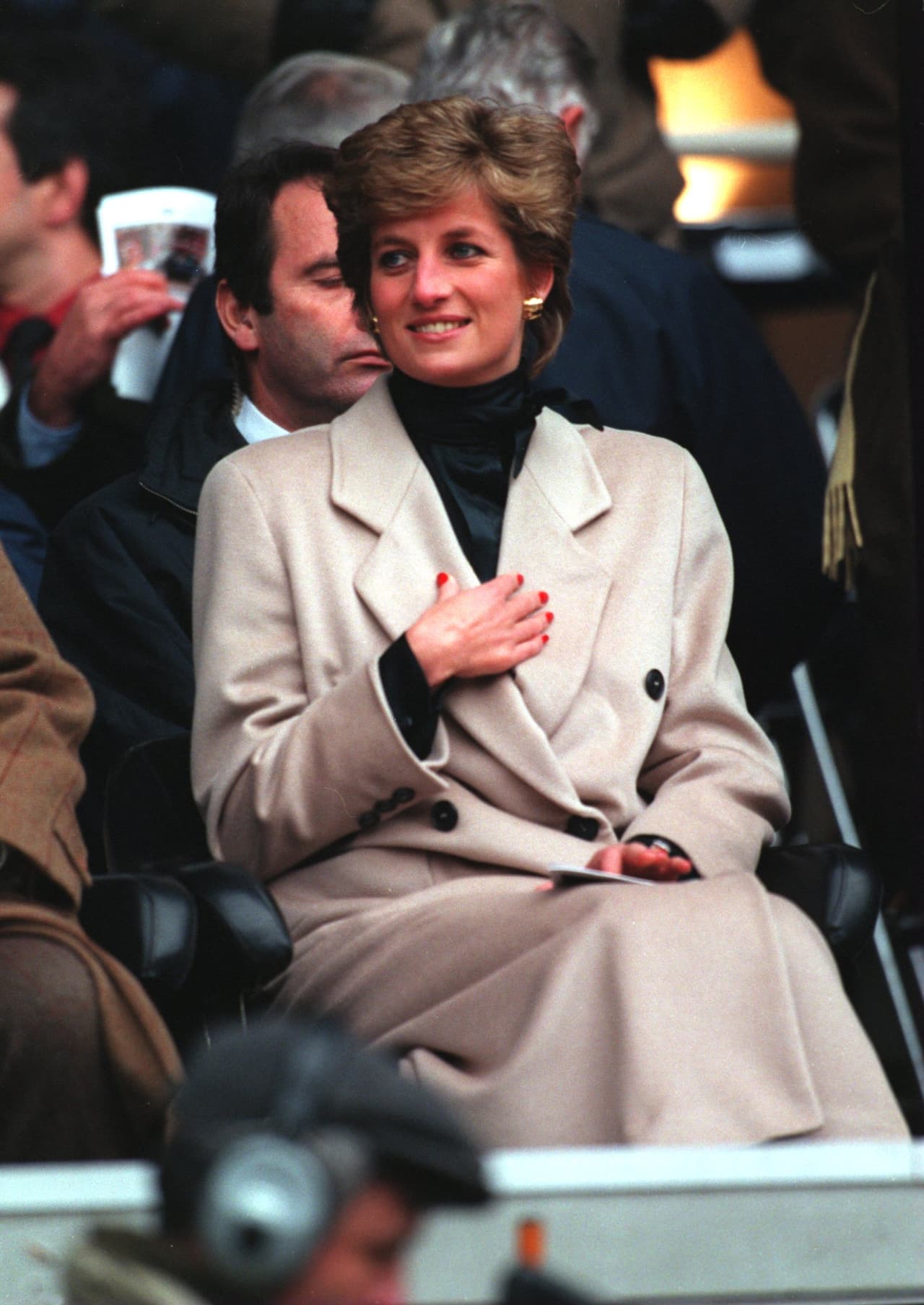 21 JAN 1995: THE PRINCESS OF WALES WATCHES THE WELSH RUGBY UNION TEAM DURING THEIR FIRST FIVE NATIONS MATCH OF THE SEASON AGAINST FRANCE AT PARC DES PRINCES IN PARIS. Mandatory Credit: Pascal Rondeau/ALLSPORT