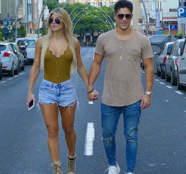 Chyno Miranda y Natasha Araos