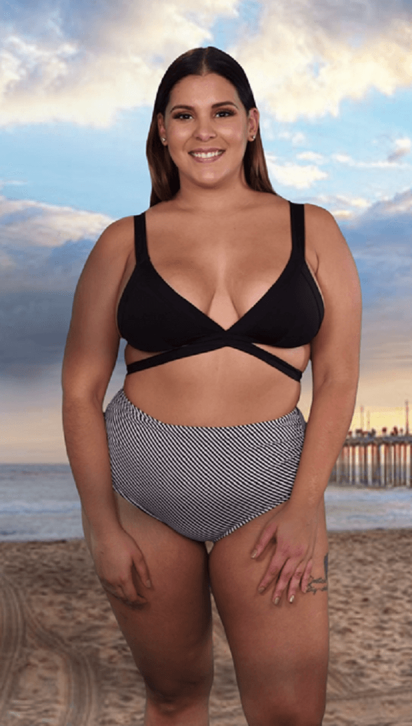 Si tienes una retaguardia pequeña, o tienes cuerpo estilo triángulo invertido, el mejor consejo es usar una prenda de color liso en el área superior y un bikini que sea estampado en la parte de abajo.