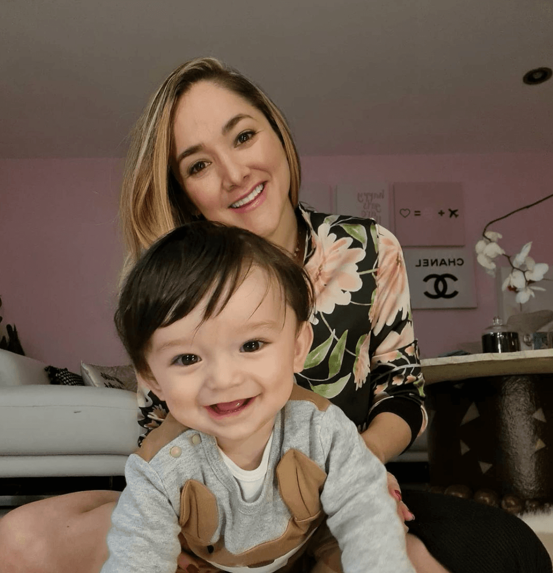 Hace casi un año, el 30 de mayo del 2020, 
<b>Sherlyn</b> se estrenó como mamá del pequeño André. 
<br>
<br>Durante estos casi 12 meses de vida del pequeño, la actriz no ha dudado en presumir el crecimiento de su hijo. Ha disfrutado tanto esta etapa que ya desea volver a ser madre pronto.