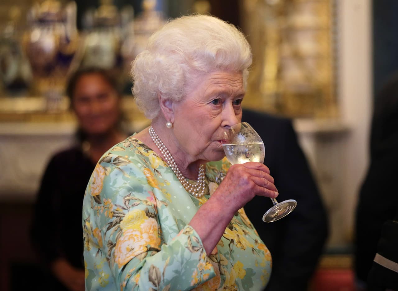 LONDON, ENGLAND - JULY 11: Queen Elizabeth II attends a reception for winners of The Queen's Awards for Enterprise, at Buckingham Palace on July 11, 2017 in London, England. (Photo by Yui Mok - WPA Pool/Getty Images)