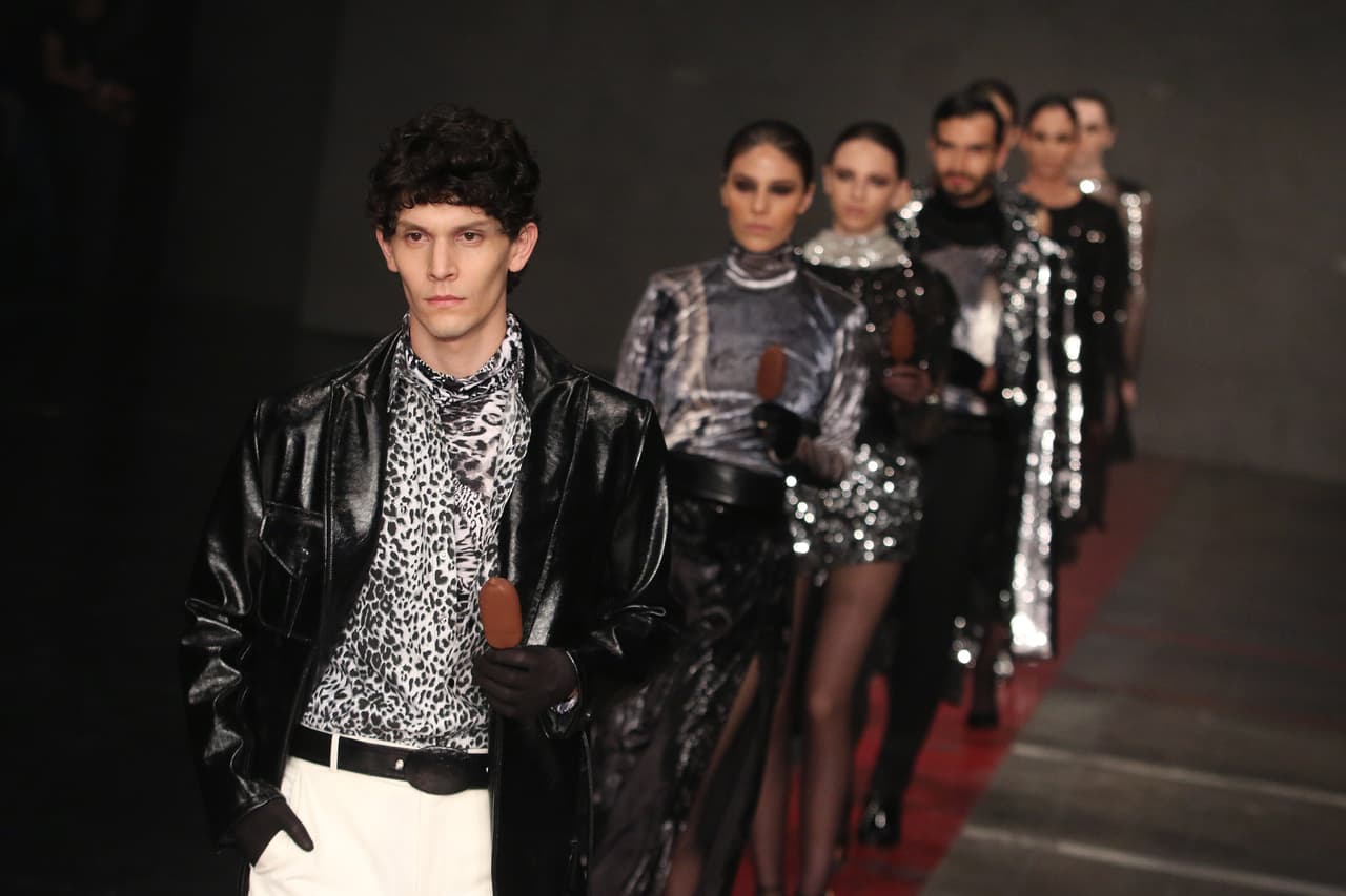 MEXICO CITY, MEXICO - APRIL 03: A group of models walk the runway during the Alfredo Martinez show as part of the Mercedes-Benz Fashion Week Mexico Fall/Winter 2019 - Day 3 at Fronton Mexico on April 3, 2019 in Mexico City, Mexico. (Photo by Adrián Monroy/Medios y Media/Getty Images)