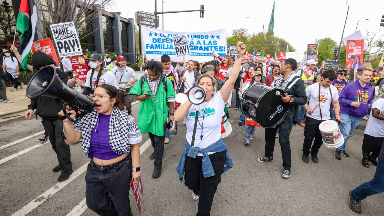 Activistas marchan en Chicago por los derechos de trabajadores inmigrantes: “Alzamos la voz por justicia”