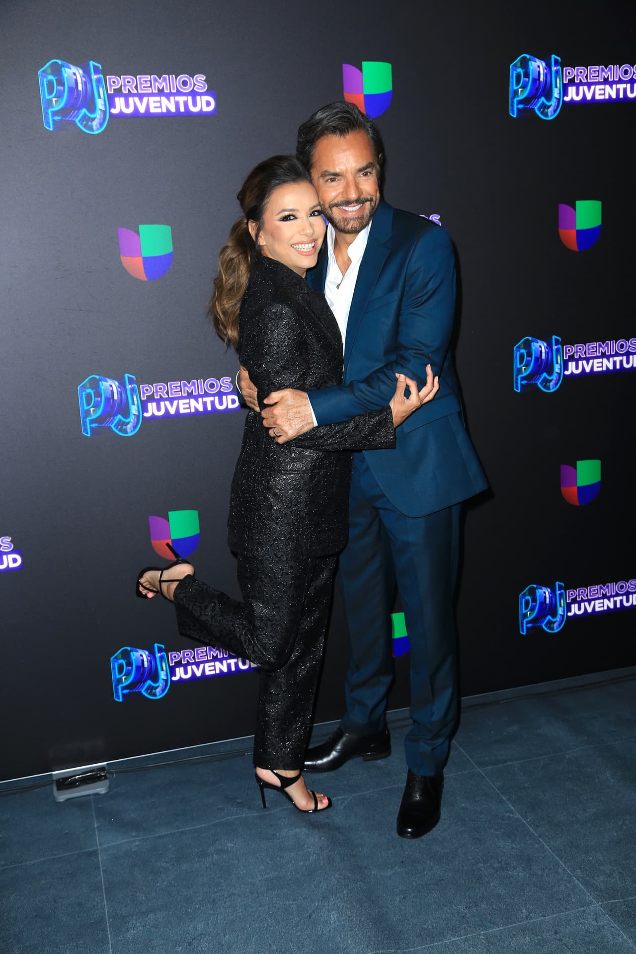 Eva Longoria y Eugenio Derbez se divirtieron a su llegada al evento.