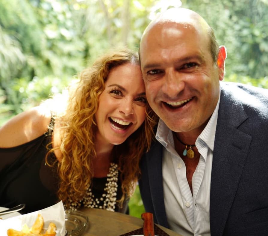 En entrevista al diario Reforma en octubre de 2015, Lucero habló de su relación, destacando lo feliz que era junto al empresario. “En la parte del amor estoy muy contenta, con una pareja súper estable. En un tiempo se dijo que nos habíamos separado y no sé qué, pero eso es parte de la negatividad que hay a nuestro alrededor. Nosotros no estamos casados, no planeamos hacerlo, no vivimos juntos y tenemos una relación muy bonita, llena de ilusión, respeto y apoyo, por su parte, por mi carrera”, destacó.