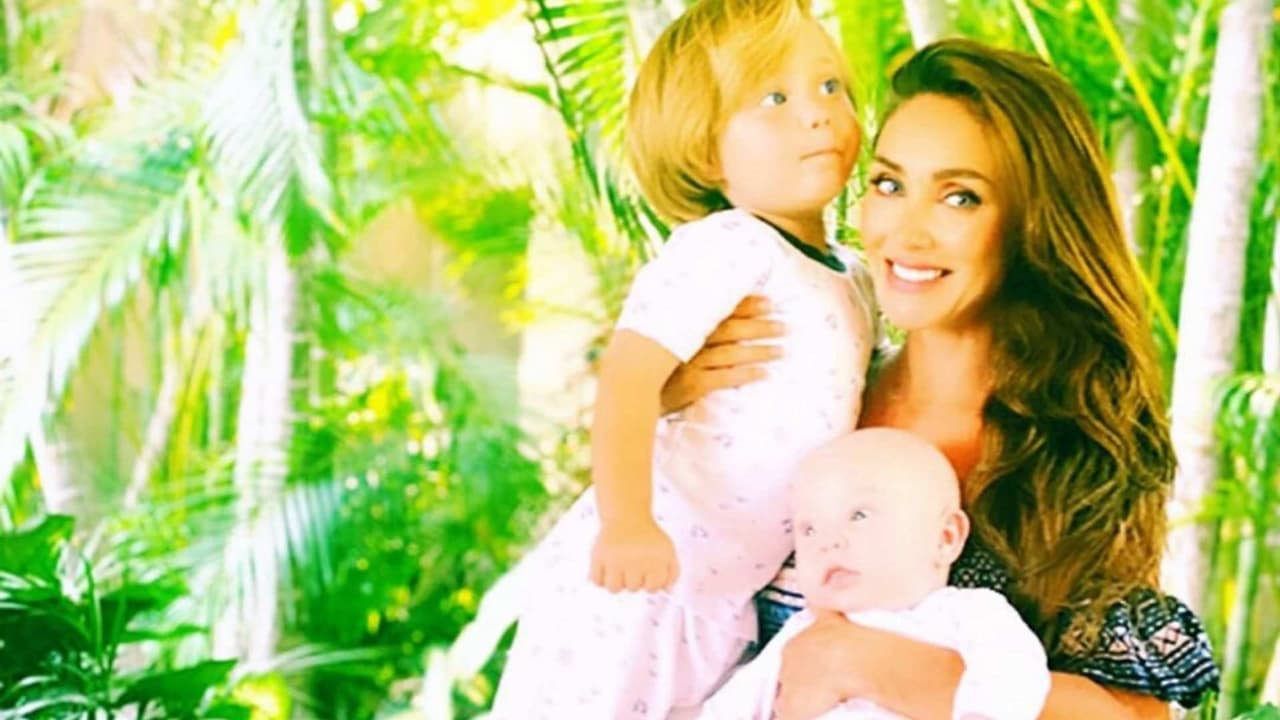 Anahí enamora con las tiernas carcajadas de su hijo Emiliano