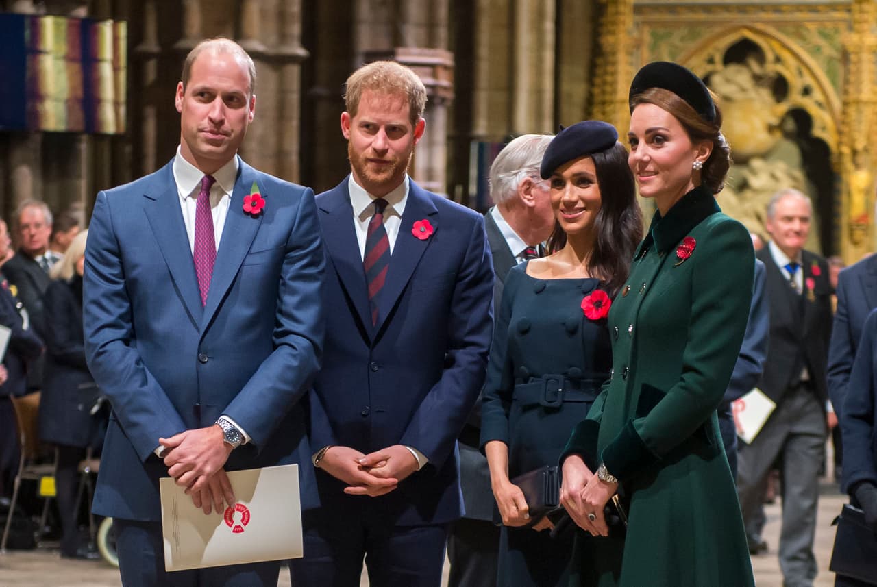 Problemas con William y Kate: Lo que en un inicio comenzó como una amistad entre los cuatro jóvenes 'royals', terminó por enfriarse, ya que varias fuentes aseguran que, una vez que se casó Harry, se distanció de su hermano mayor.