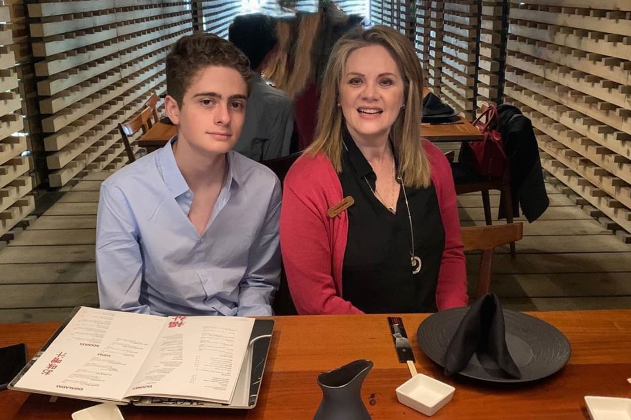 Erika Buenfil en compañía de su hijo Nicolás
