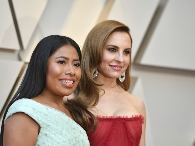 Aparicio, quien es la primera mujer indígena en ser nominada al Oscar, llegó a un lado de la coprotagonista de 'Roma', Marina de Tavira.