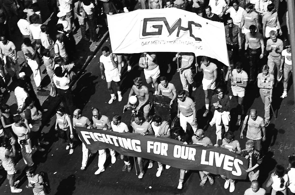 Desde marchas hasta bares gay y muestras públicas de afecto, la historia de la comunidad LGBT+ ha dado fuerza e inspiración a las generaciones que siguieron.
<br>