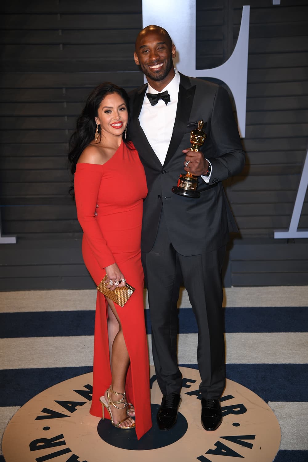 A pesar de una breve ruptura en 2011, la pareja se mantuvo unida y apoyándose en los buenos y malos momentos. La pareja desfiló en la alfombra roja de los Premios Oscar en 2018, llevándose la famosa estatuilla a casa por su cortometraje ‘Dear Basketball’, inspirado en un poema escrito por él que habla de su retiro del deporte.
