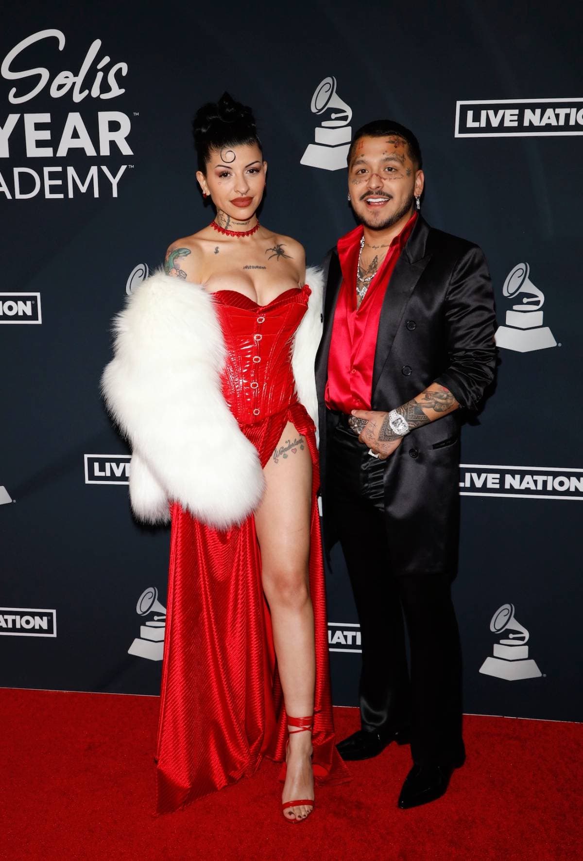 Cazzu y Christian Nodal posaron juntos por primera vez en una alfombra roja