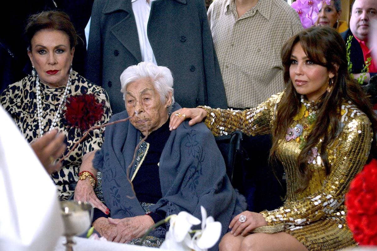 Laura Zapata dice que no exhibió a Thalía por no aportar para su abuela